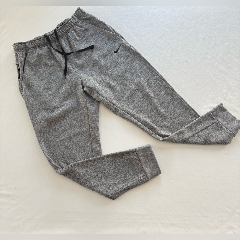 Nike Men’s Medium Therma-Fit Heather Gray Sweatpants